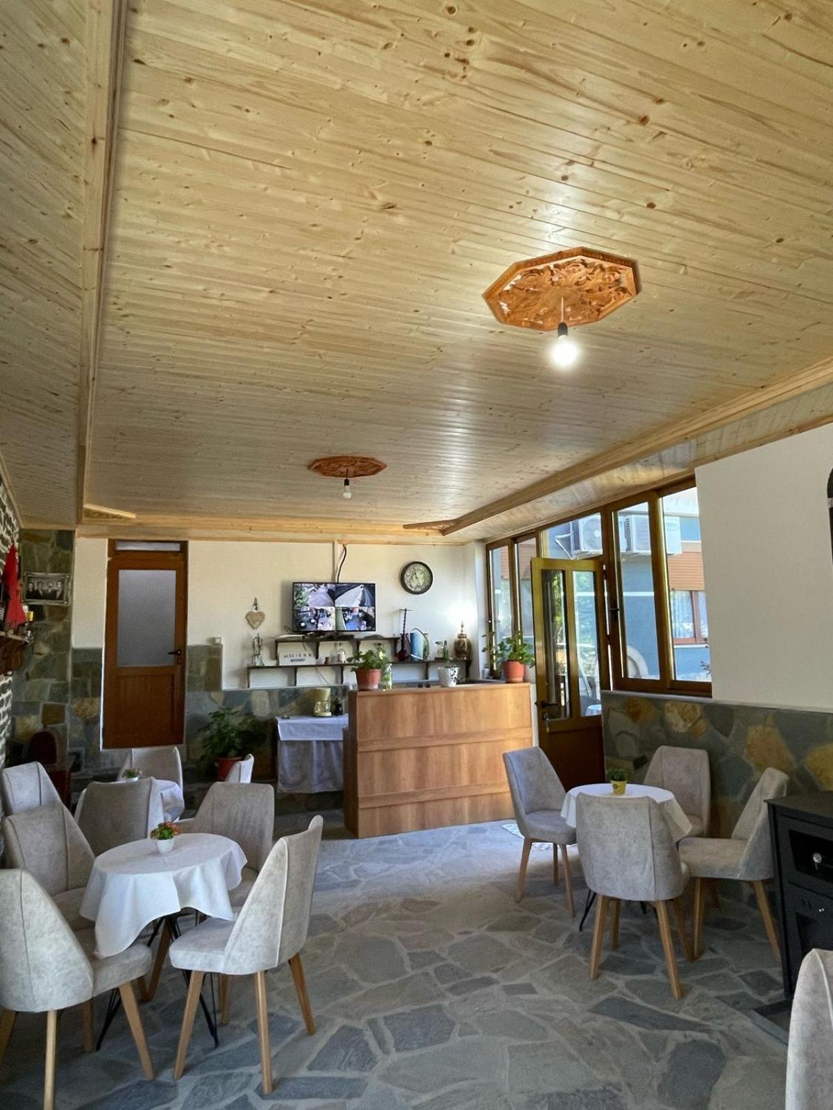 Xarba Hostel Gjirokastra