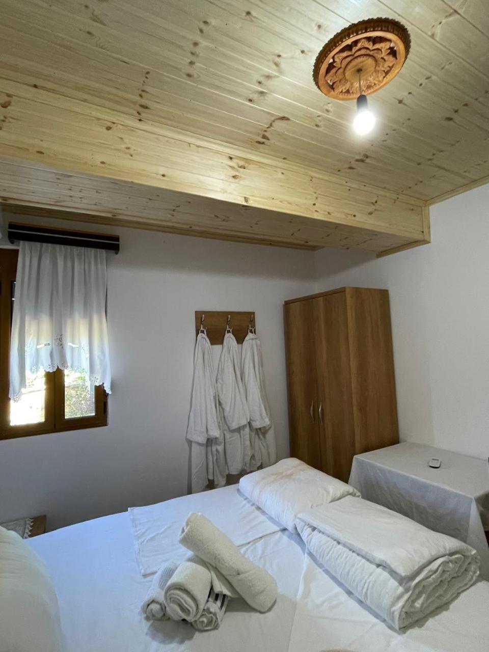 Xarba Hostel Gjirokastra
